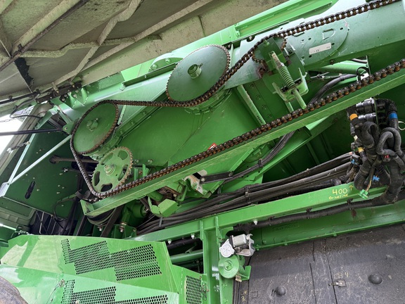 2012 John Deere S670 Combine