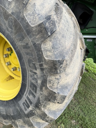 2012 John Deere S670 Combine