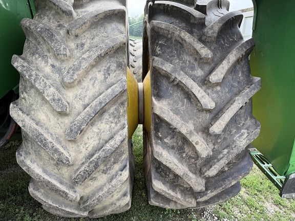 2012 John Deere S670 Combine
