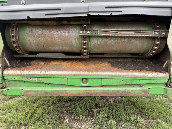 2012 John Deere S670 Combine