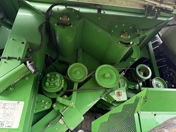 2012 John Deere S670 Combine