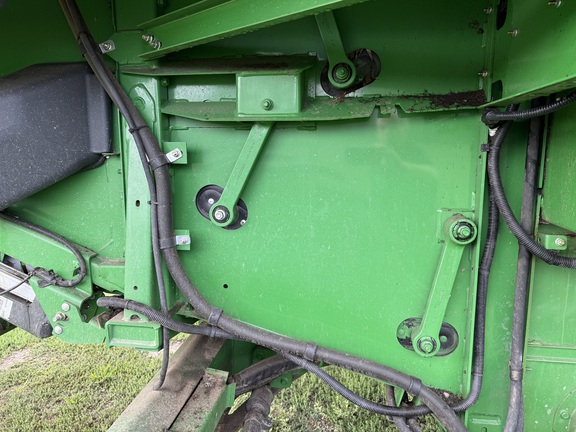 2012 John Deere S670 Combine