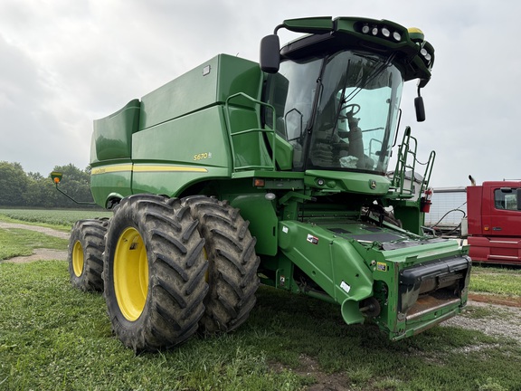 2012 John Deere S670 Combine