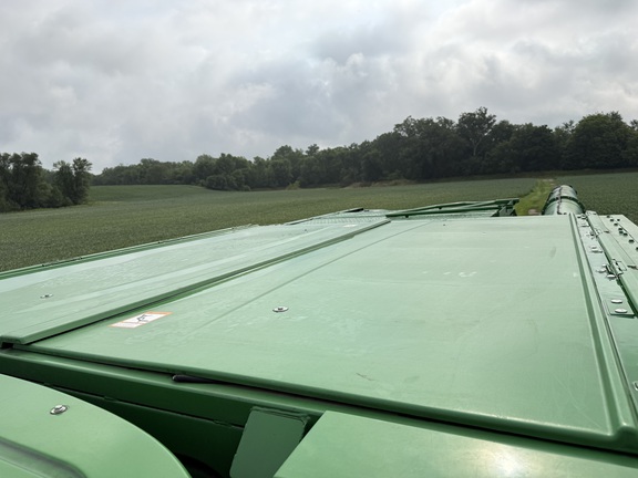 2012 John Deere S670 Combine