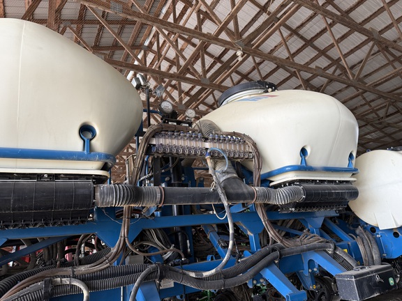 2012 Kinze 3600 Planter