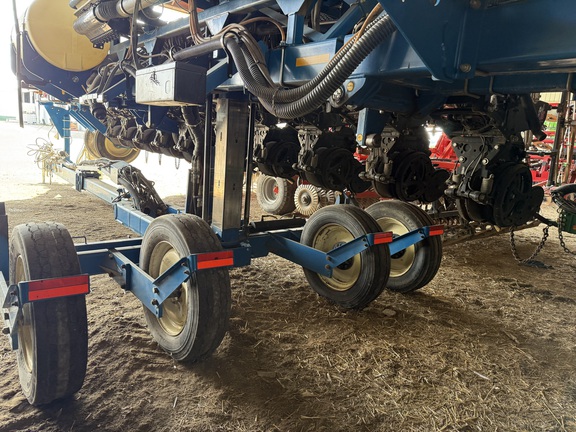 2012 Kinze 3600 Planter