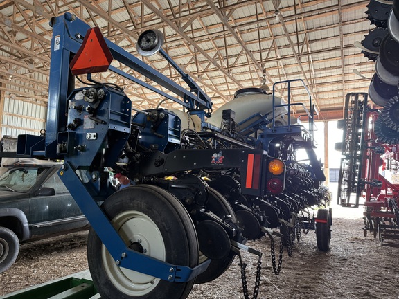 2012 Kinze 3600 Planter