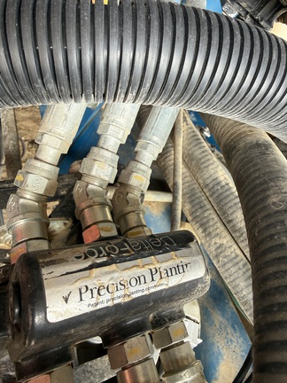 2012 Kinze 3600 Planter