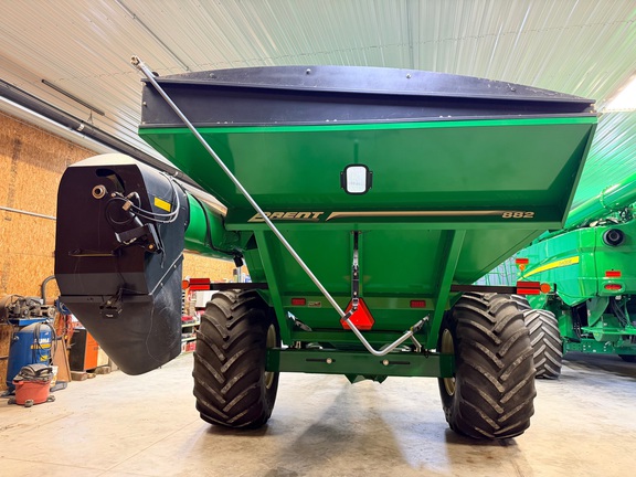2018 Brent 882 Grain Cart