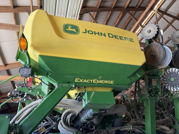 2022 John Deere 1795 Planter
