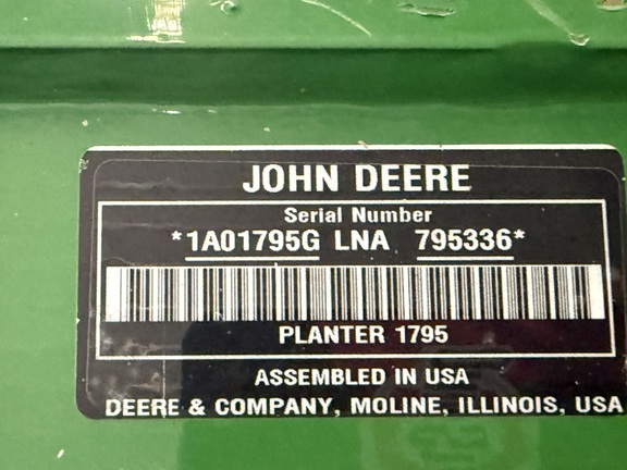 2022 John Deere 1795 Planter
