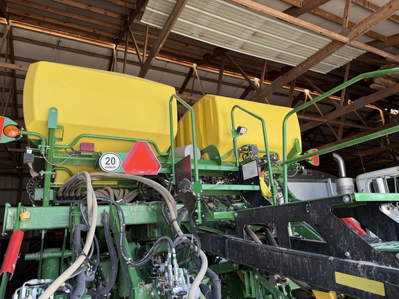2022 John Deere 1795 Planter