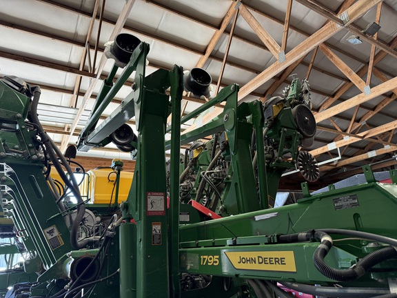 2022 John Deere 1795 Planter