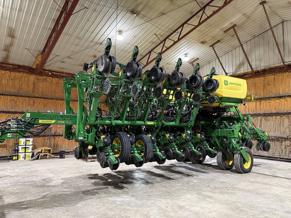 2022 John Deere 1795 Planter