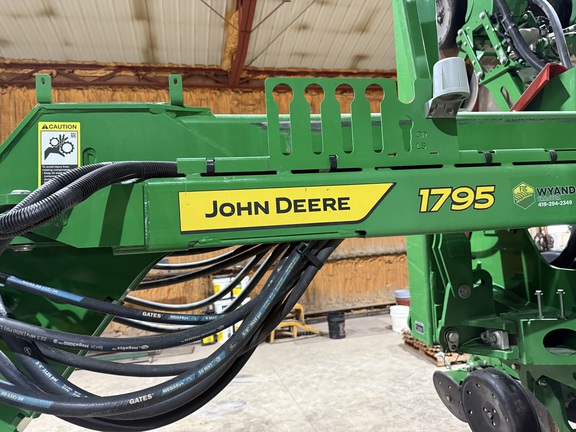 2022 John Deere 1795 Planter