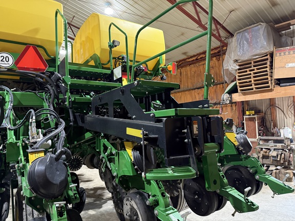 2022 John Deere 1795 Planter