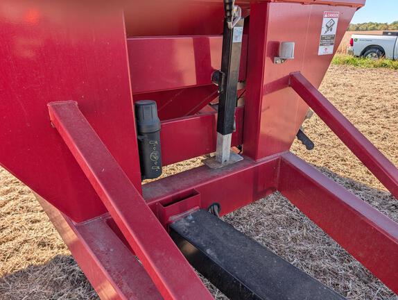 2011 Unverferth 6225 Grain Cart