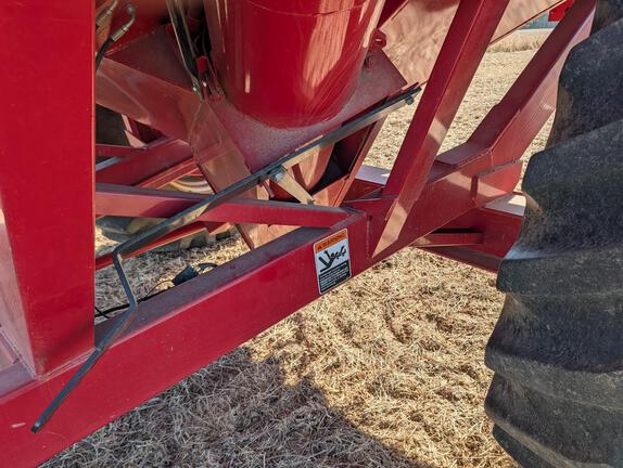 2011 Unverferth 6225 Grain Cart