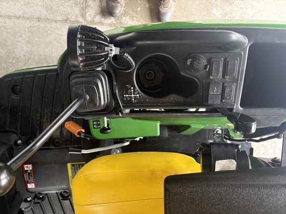 2025 John Deere 2025R Tractor Compact