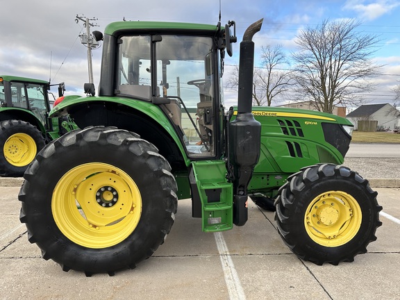 2016 John Deere 6110M Tractor