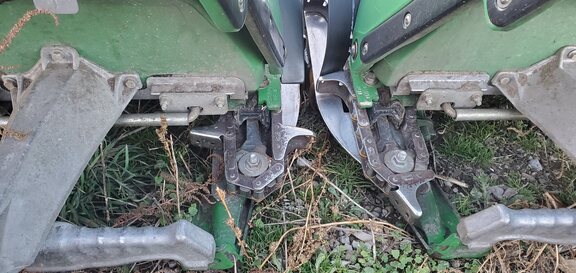 2012 John Deere 608C Header Corn Head