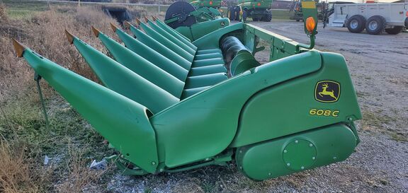 2012 John Deere 608C Header Corn Head