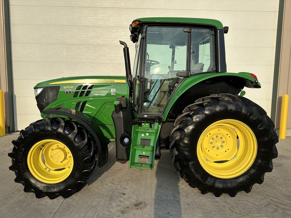 2018 John Deere 6110M Tractor