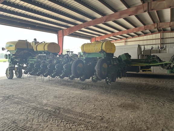 2014 John Deere 1770NT CCS Planter