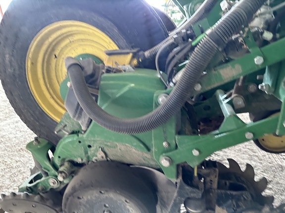 2014 John Deere 1770NT CCS Planter