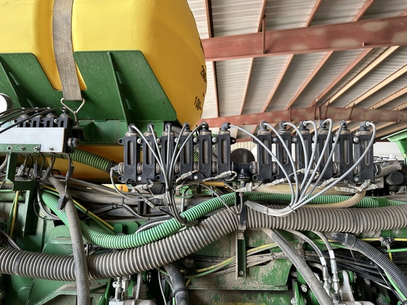 2014 John Deere 1770NT CCS Planter