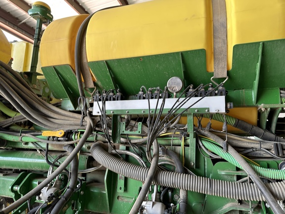 2014 John Deere 1770NT CCS Planter