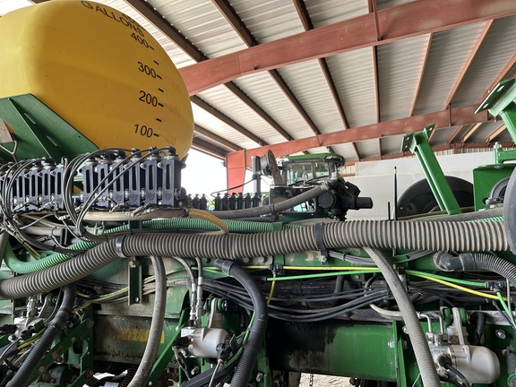 2014 John Deere 1770NT CCS Planter