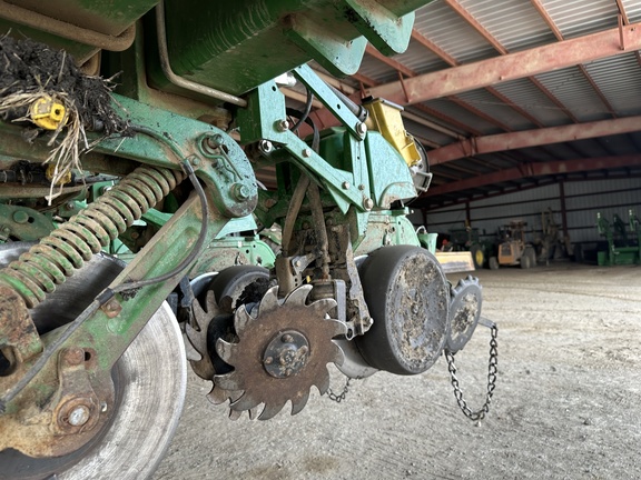 2014 John Deere 1770NT CCS Planter