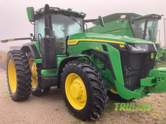 2022 John Deere 8R 250 Tractor