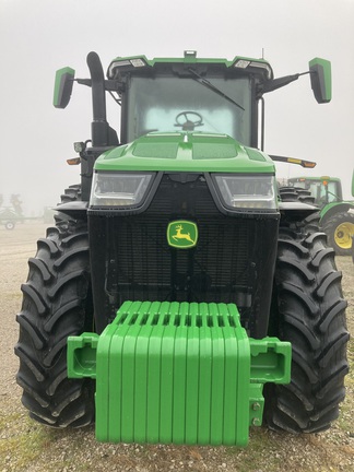 2022 John Deere 8R 250 Tractor