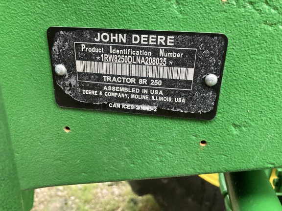 2022 John Deere 8R 250 Tractor