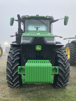 2022 John Deere 8R 250 Tractor