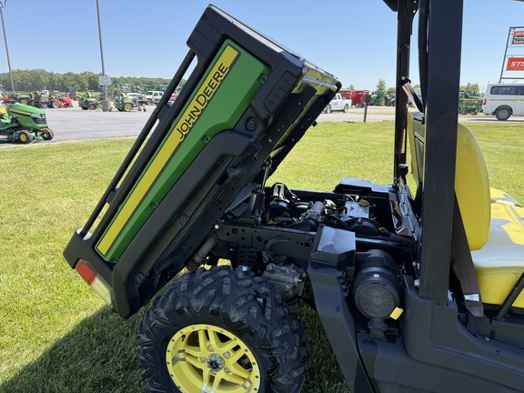 2020 John Deere XUV 835M ATV