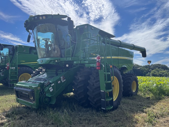 2022 John Deere S780 Combine