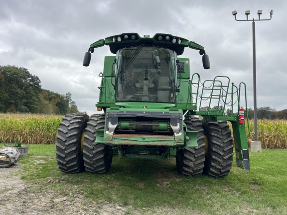 2022 John Deere S780 Combine