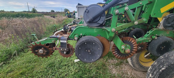 2003 John Deere 1790 Planter