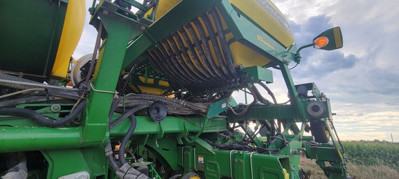 2003 John Deere 1790 Planter