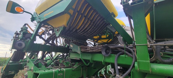 2003 John Deere 1790 Planter