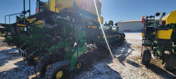 2022 John Deere 1775NT Planter