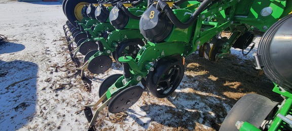 2022 John Deere 1775NT Planter