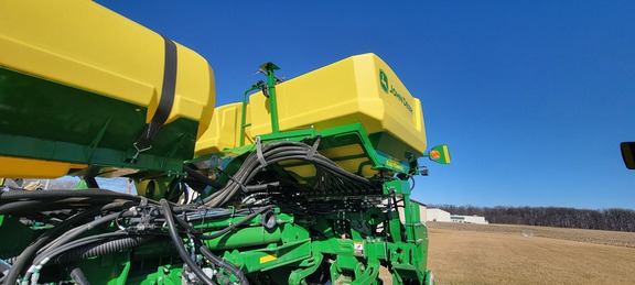 2022 John Deere 1775NT Planter