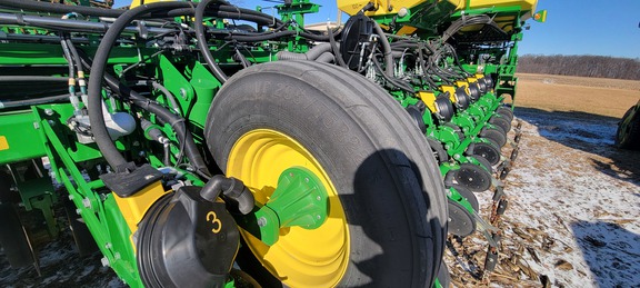 2022 John Deere 1775NT Planter