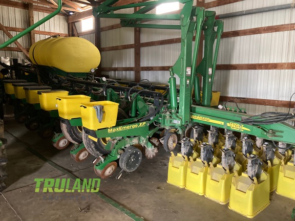 2006 John Deere 1770NT Planter