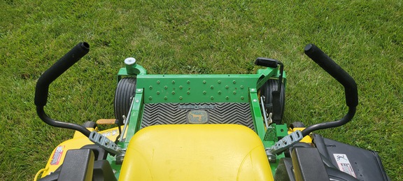 2015 John Deere Z625 Mower/Zero Turn