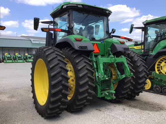 2023 John Deere 7R 230 Tractor